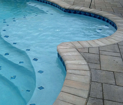 Dual-Drive Propulsion: Robotic Pool Cleaner's Helicoidal Thruster System