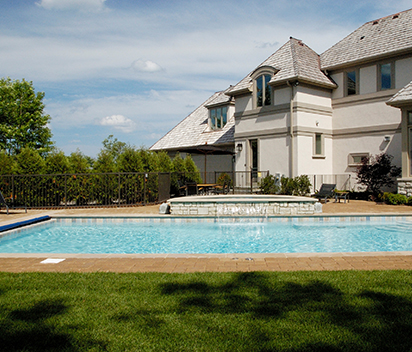 Efficient Leaf Skimmers for Crystal-Clear Pool Surfaces