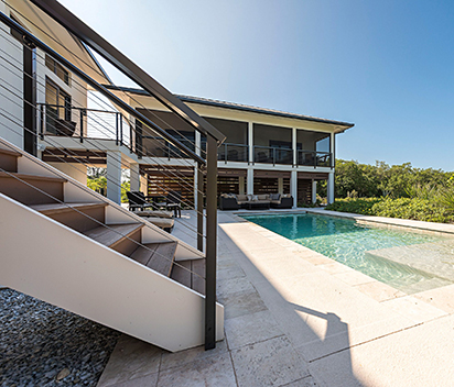 Seasonal Pool Care: Using a Robotic Pool Cleaner Year-Round